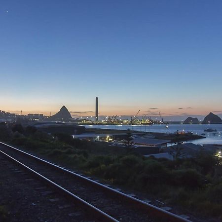 新普利茅斯The Waterfront Escape别墅 外观 照片